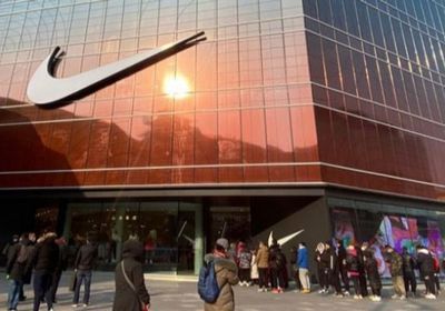 مستثمرون يقاضون نايكي بسبب خسائر بعد إغلاق مفاجئ لوحدة الرموز الرقمية