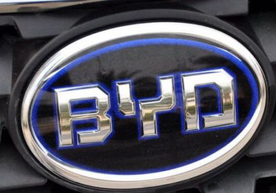 BYD تتفوق على تسلا في الأرباح وتسجل انطلاقة قوية لعام 2025