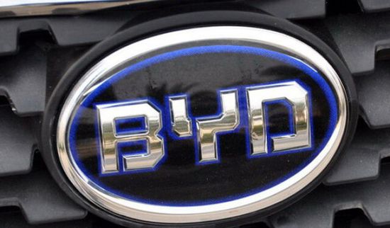BYD تتفوق على تسلا في الأرباح وتسجل انطلاقة قوية لعام 2025
