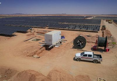 تدشين أعمال تركيب ألواح محطة الطاقة الشمسية في شبوة