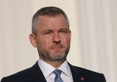 رئيس سلوفاكيا يرفض انضمام مواطنيه للقوات الأوكرانية