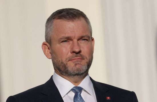 رئيس سلوفاكيا يرفض انضمام مواطنيه للقوات الأوكرانية