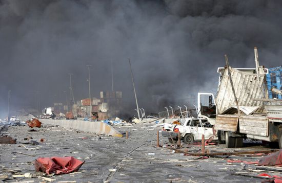 خامنئي يطالب بتحقيق شامل في أسباب انفجار ميناء "رجائي"