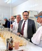 تسليم معدات فنية إلى مختبر مراقبة جودة الأسماك بوزارة الزراعة