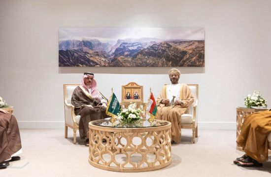وزير الخارجية السعودي يبحث مع نظيره العماني المستجدات الإقليمية