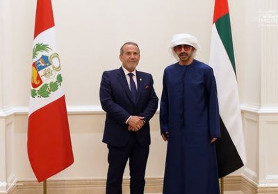 عبدالله بن زايد يستقبل وزير خارجية بيرو في أبوظبي