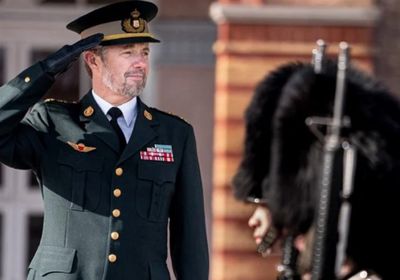 متحدياً ترامب.. ملك الدنمارك يزور غرينلاند