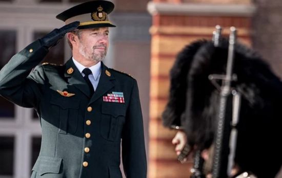 متحدياً ترامب.. ملك الدنمارك يزور غرينلاند