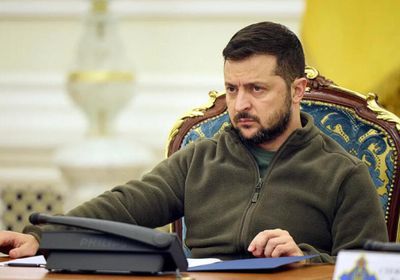 زيلينسكي يعتبر هدنة روسيا المؤقتة "محاولة تلاعب"