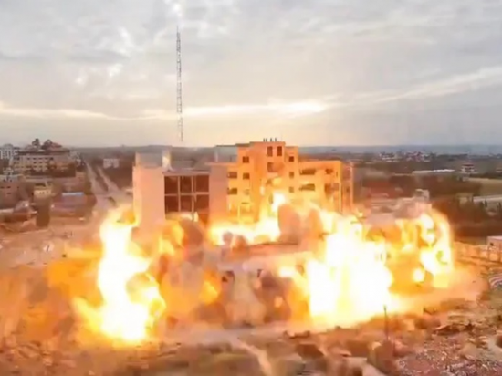 جيش الاحتلال ينسف بنايات سكنية شمال رفح