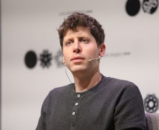 مؤسس "أوبن إيه آي" يتنحى عن رئاسة شركة "أوكلو" النووية