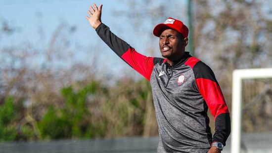 الوداد المغربي يقيل مدربه الجنوب إفريقي رولاني موكوينا