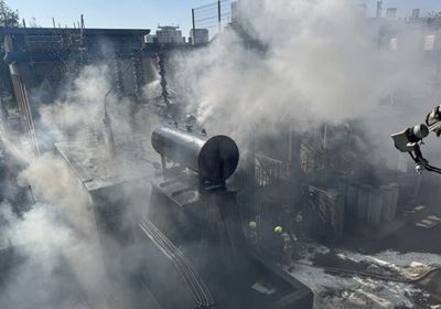 اندلاع حريق هائل في محطة كهرباء غربي لندن