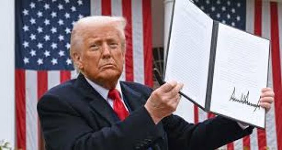 ترامب يشيد بأدائه في أول 100 يوم