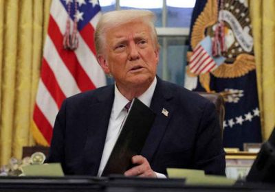 ترامب يهدد جامعة هارفارد بمنع المنح