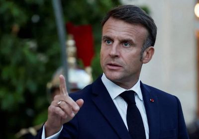 ماكرون يعرض على إسرائيل المساعدة لمكافحة الحرائق