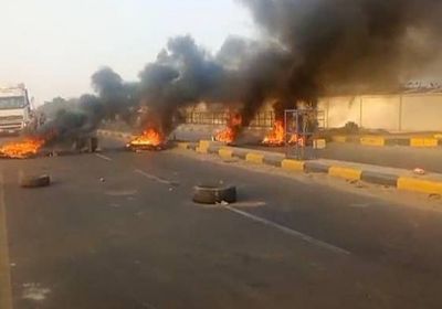 احتجاجات في لحج تندد بتدهور الخدمات وانهيار العملة