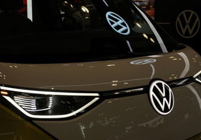 فولكس وأوبر تتعاونان لإطلاق شاحنات كهربائية ذاتية القيادة