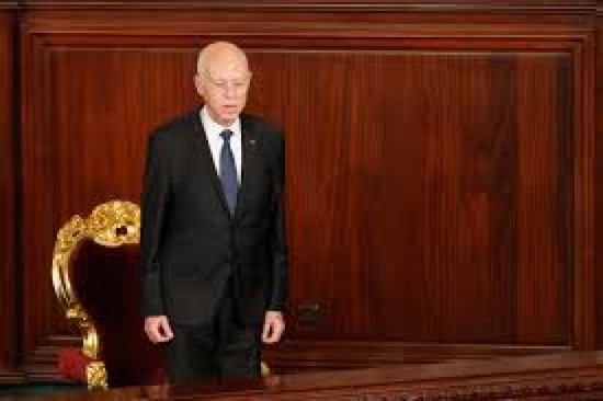 معارضو ومؤيدو الرئيس التونسي يحتجون بالعاصمة