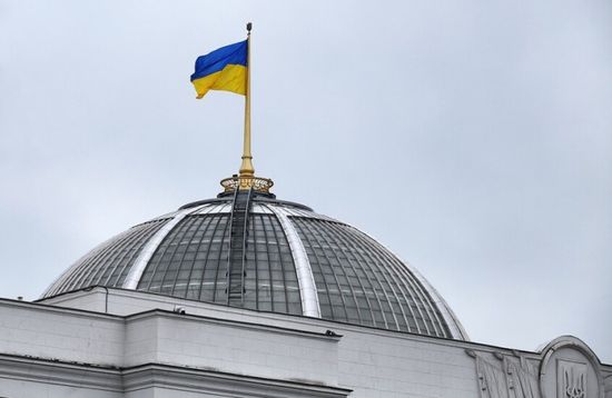 للمصادقة عليها.. حكومة أوكرانيا تحيل اتفاقية المعادن إلى البرلمان