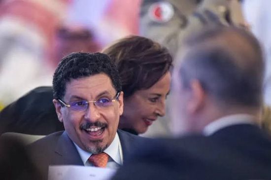 تحليل: رئاسة الحكومة من بحاح إلى بن مبارك