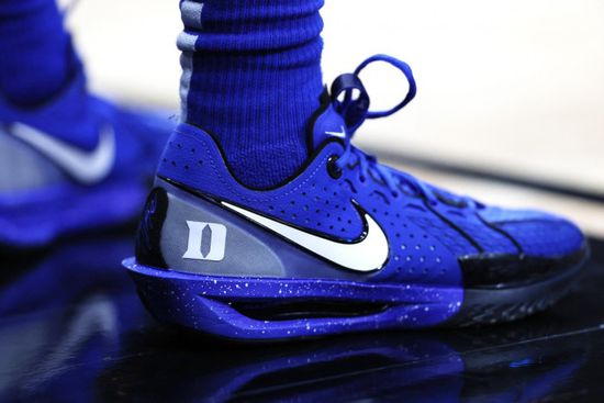 نايكي وأديداس وبوما تطالب ترامب بإعفائها من الرسوم الجمركية