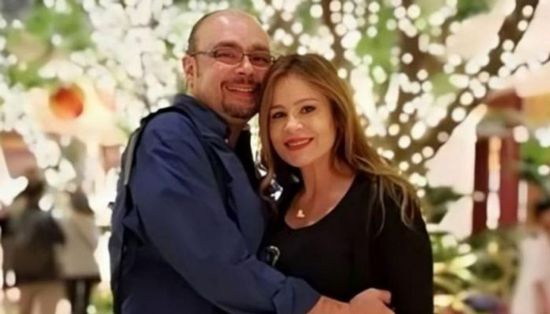 وفاة زوج كارول سماحة بعد صراع مع المرض