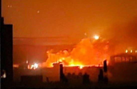 اندلاع حريق ضخم قرب محطة للطاقة في إيران