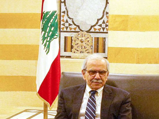 رئيس الوزراء اللبناني يشيد برفع الإمارات قرار حظر السفر