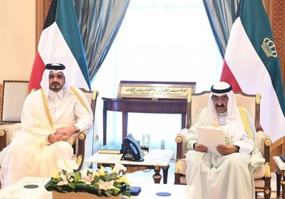 أمير الكويت يتسلم رسالة خطية من أمير قطر