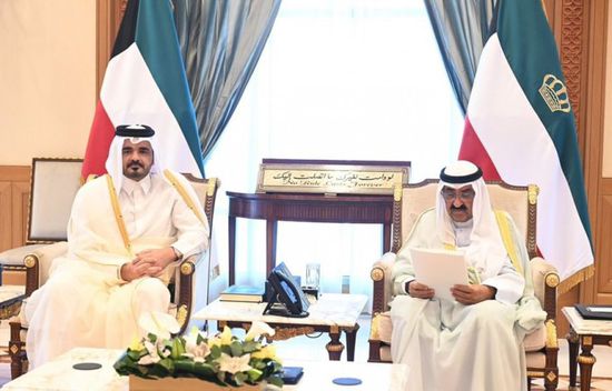 أمير الكويت يتسلم رسالة خطية من أمير قطر