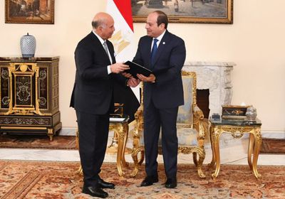 السيسي يؤكد: حريصون على نجاح القمة العربية المقبلة في بغداد