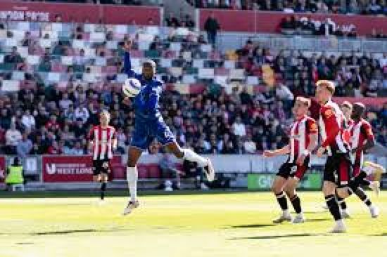 برنتفورد يعزز آماله الأوروبية بفوز صعب على مانشستر يونايتد