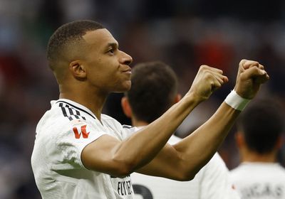 ثنائية مبابي تقود ريال مدريد لمواصلة الضغط على برشلونة