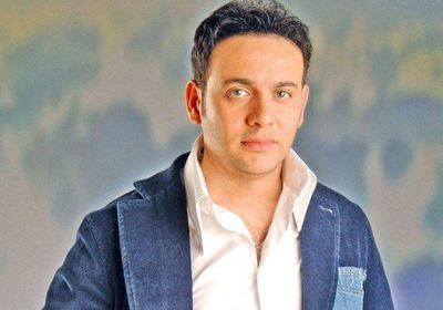 الفنان مصطفى قمر يعلن تعافيه من مشكلة بالأحبال الصوتية