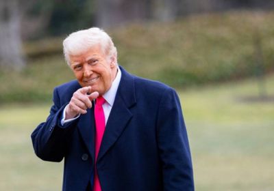 ترامب يفرض رسومًا جمركية بنسبة 100% على الأفلام