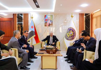 خلال استقباله وفد ألماني.. الكثيري يندد بالاعتداءات الحوثية على السفن