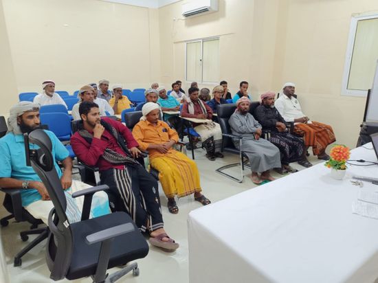 بتمويل إماراتي.. دورة تأهيلية لأئمة المساجد في سقطرى