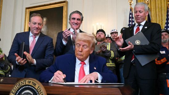 إدارة ترامب تبلغ جامعة هارفارد بتجميد المنح