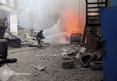 3 قتلى في هجوم صاروخي روسي على مدينة في الشرق الأوكراني