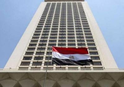 بعد موقف السفينة العالقة.. مصر تشيد بسرعة الاستجابة الإماراتية