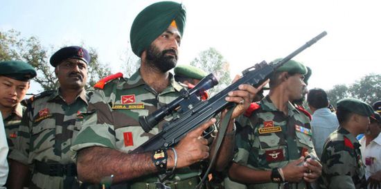 الجيش الباكستاني يأسر عددًا من الجنود الهنود