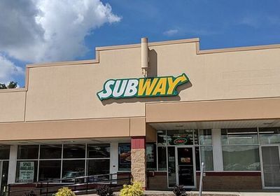 انخفاض فروع صب واي في أمريكا إلى أقل من 20 ألفا