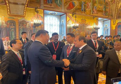 السيسي يتبادل الأحاديث الودية مع عدد من قادة الدول في موسكو