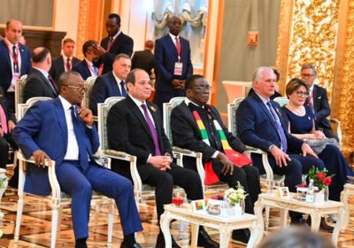 السيسي يشارك بمأدبة غداء على شرف الرؤساء المشاركين في احتفال النصر