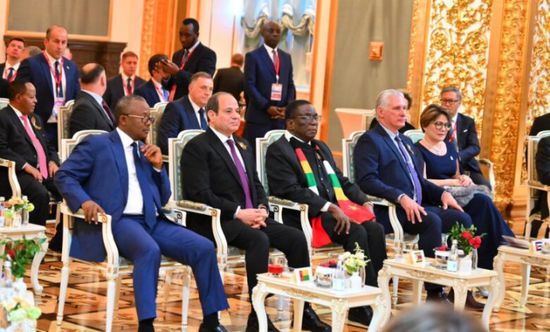 السيسي يشارك بمأدبة غداء على شرف الرؤساء المشاركين في احتفال النصر