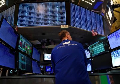 "جونز" يتوقع هبوط وول ستريت رغم تخفيف محتمل للرسوم