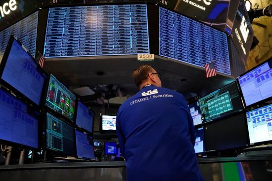 "جونز" يتوقع هبوط وول ستريت رغم تخفيف محتمل للرسوم