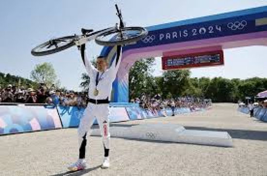 بيدكوك يستمتع بظهوره الأول في سباق إيطاليا للدراجات