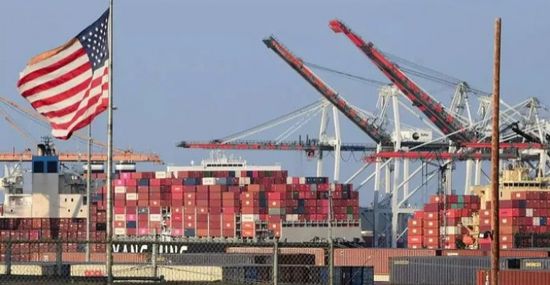 عجز الميزان التجاري الأمريكي بمستوى قياسي جديد في مارس